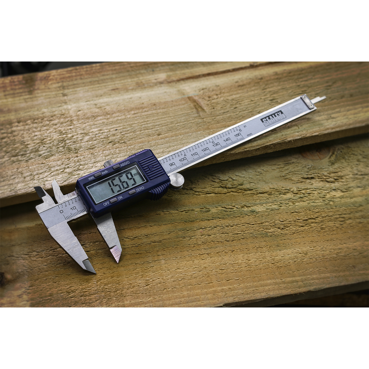 Digital Vernier Caliper 0-150mm(0-6") AK962EV