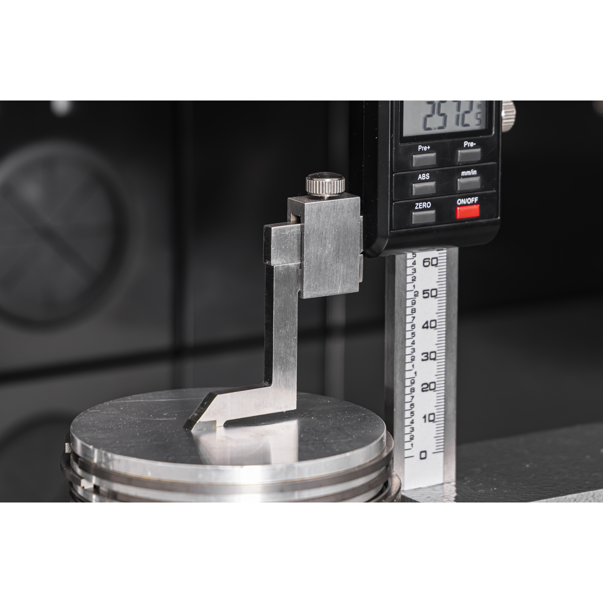 Digital Height Gauge 0-300mm(0-12") AK9636D