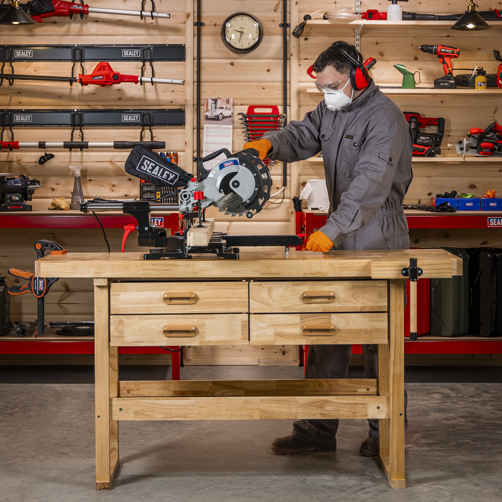 Woodworking Bench with 4 Drawers AP1640