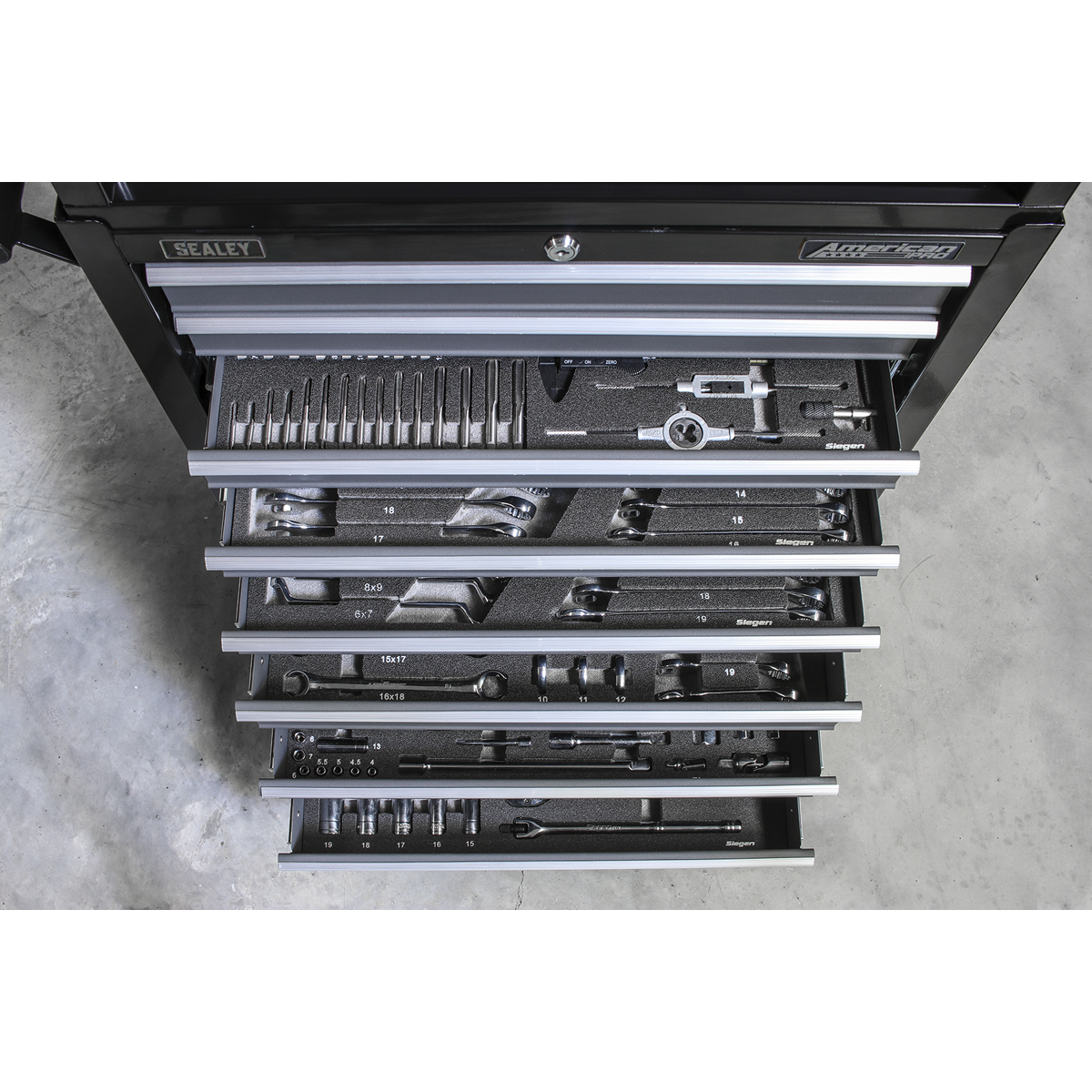 Rollcab 8 Drawer - Black/Grey AP3508TB