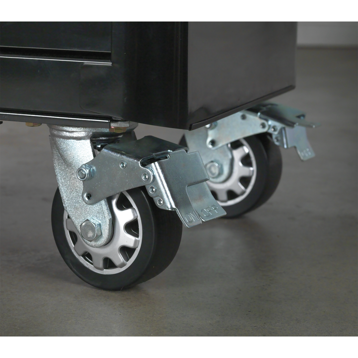 Retro Style Wide Topchest & Rollcab Combination 10 Drawer - Black with Red Anodised Drawer Pulls AP41COMBOBR