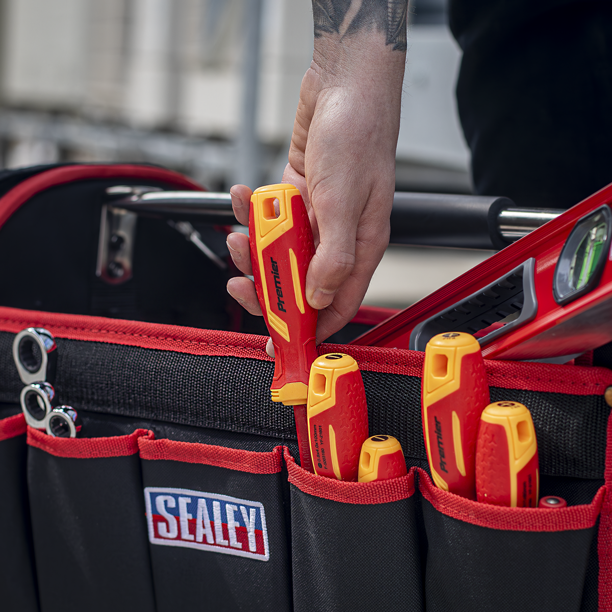 Electrician's Tool Kit 100pc AP505KIT