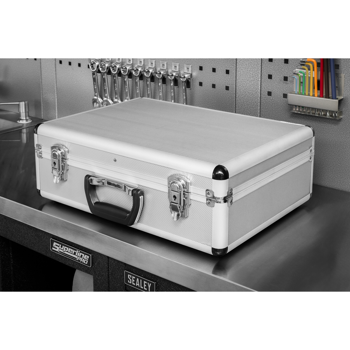 Aluminium Tool Case with Radiused Edges AP601