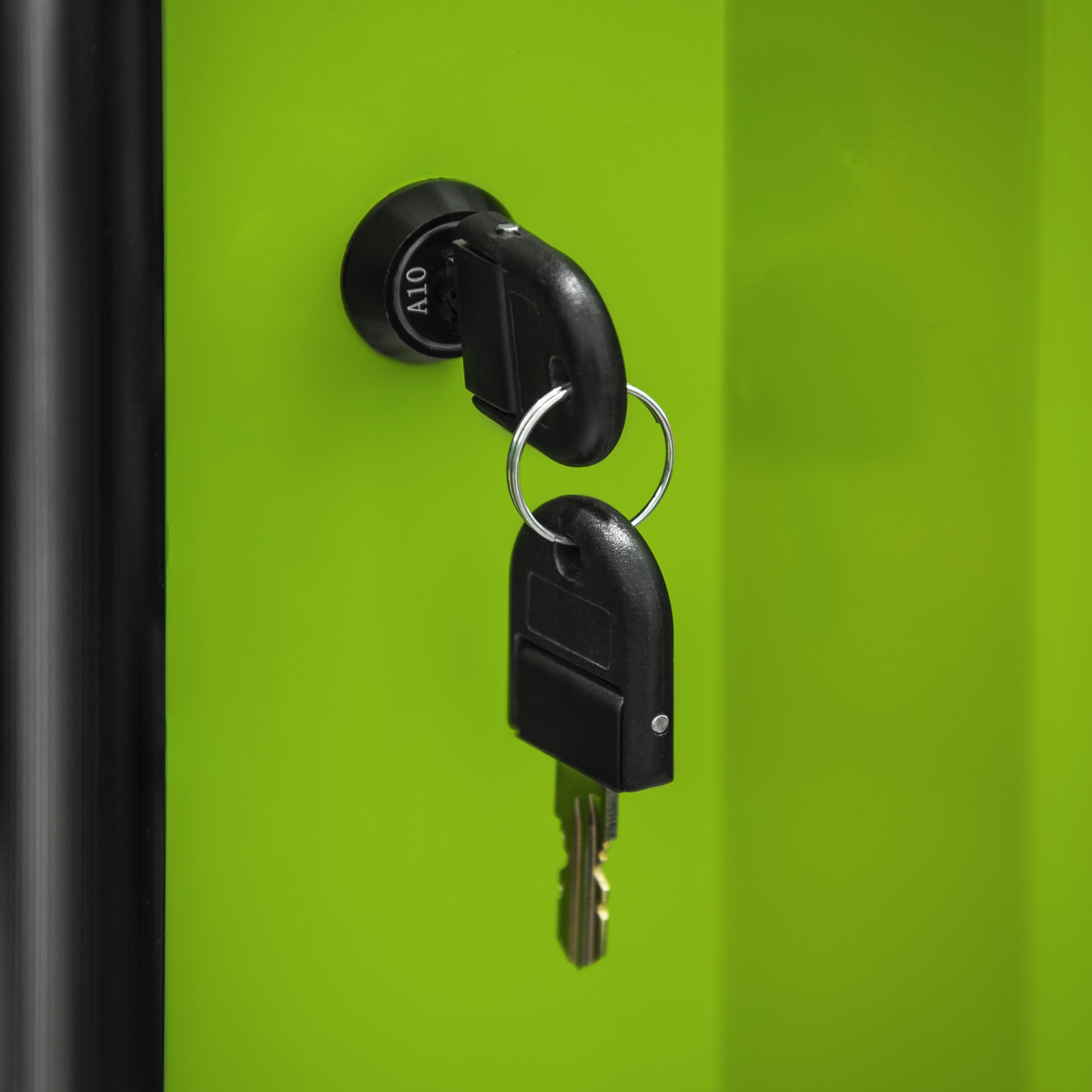 Side Locker with Castors 1864mm AP6104BE