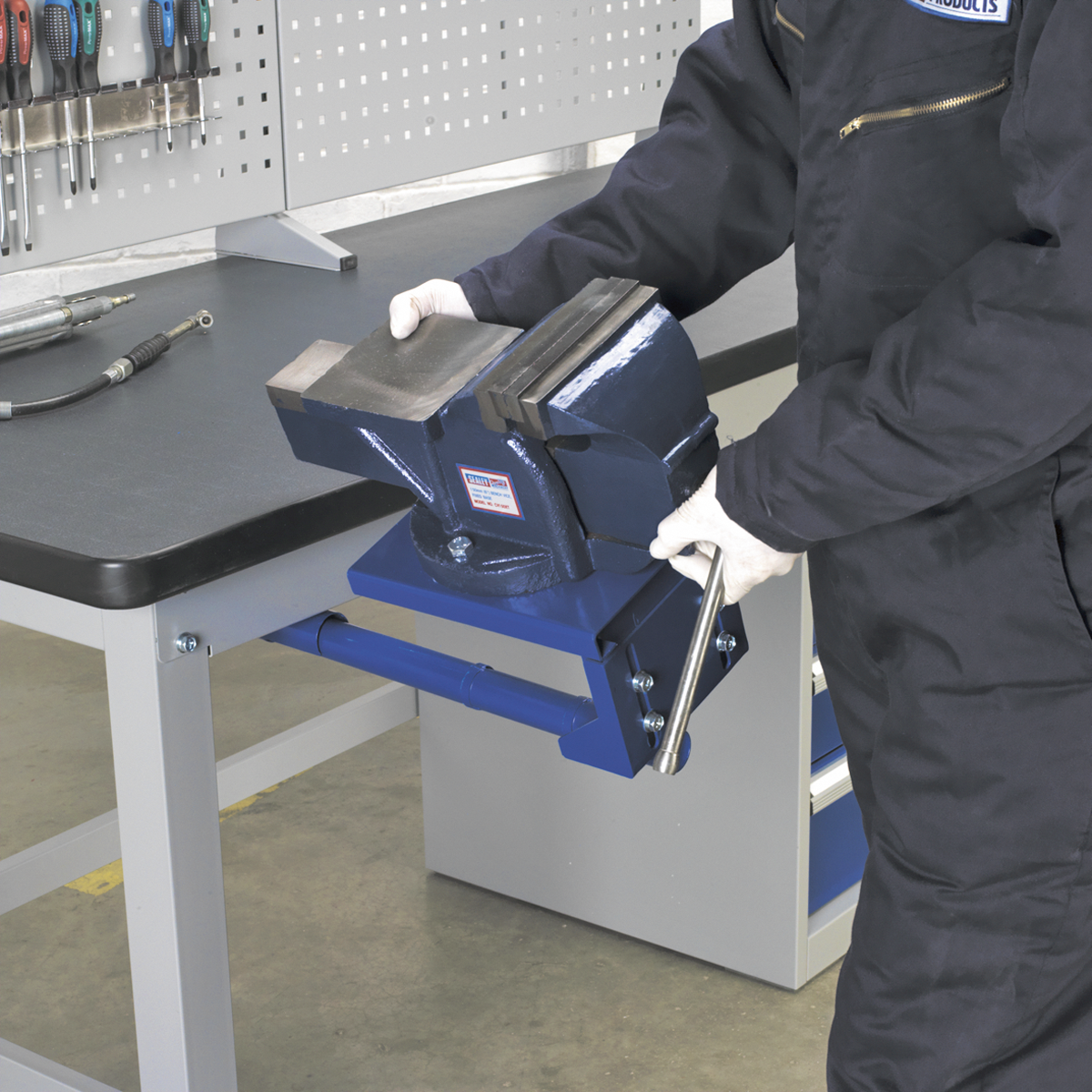 Vice Mounting Plate for API Series Workbenches API10