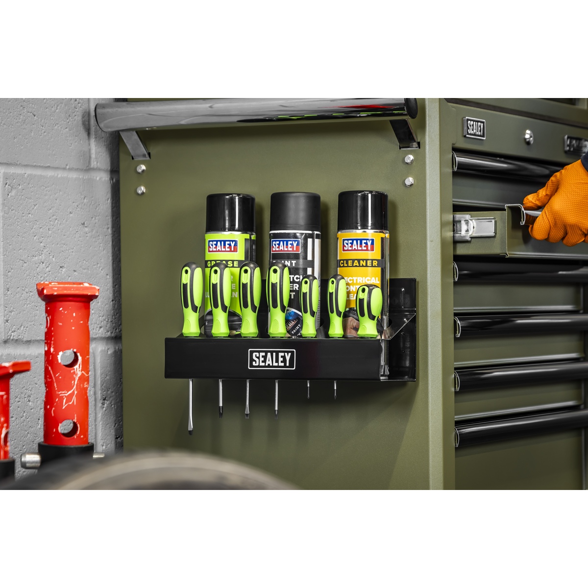 Magnetic Spray Can/Screwdriver Holder APMCH