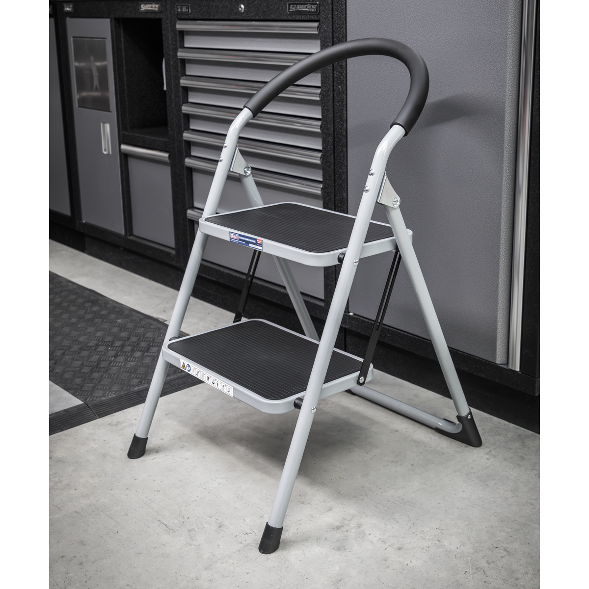 Step Stool 2-Tread 150kg Capacity - BS EN14183 ASL2