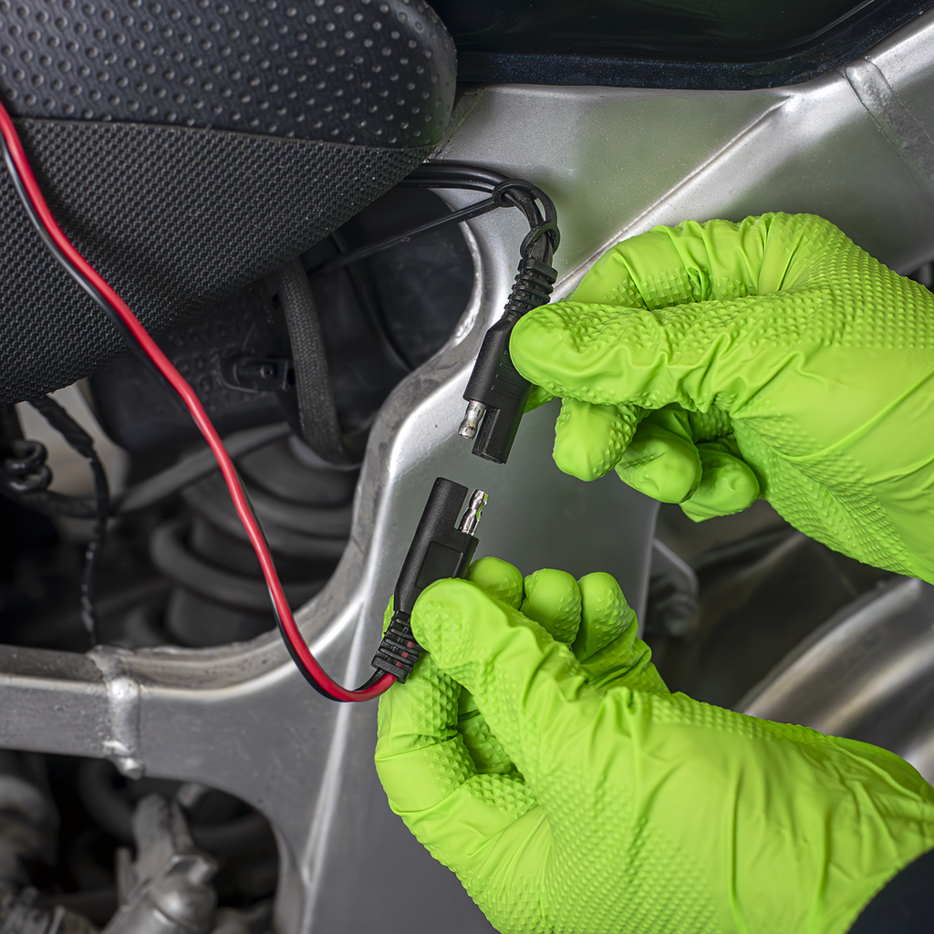 6/12V Compact Smart Trickle Charger & Maintainer 1A AUTOCHARGE100HF