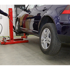Air/Hydraulic Vehicle Lift with Foot Pedal 1.5 Tonne AVR1500FP
