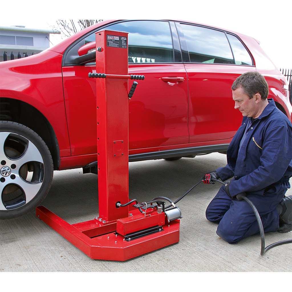 Air/Hydraulic Vehicle Lift with Foot Pedal 1.5 Tonne AVR1500FP