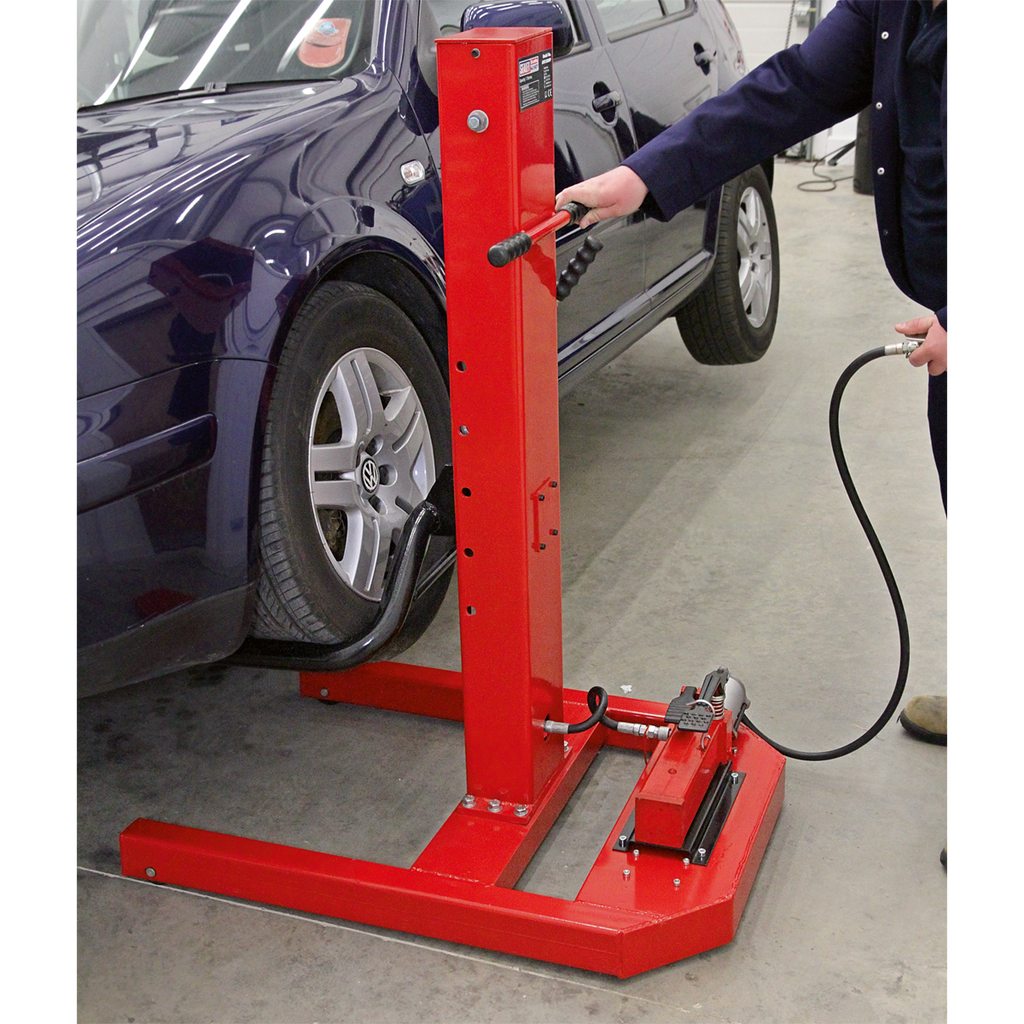 Air/Hydraulic Vehicle Lift with Foot Pedal 1.5 Tonne AVR1500FP