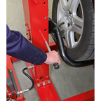 Air/Hydraulic Vehicle Lift with Foot Pedal 1.5 Tonne AVR1500FP