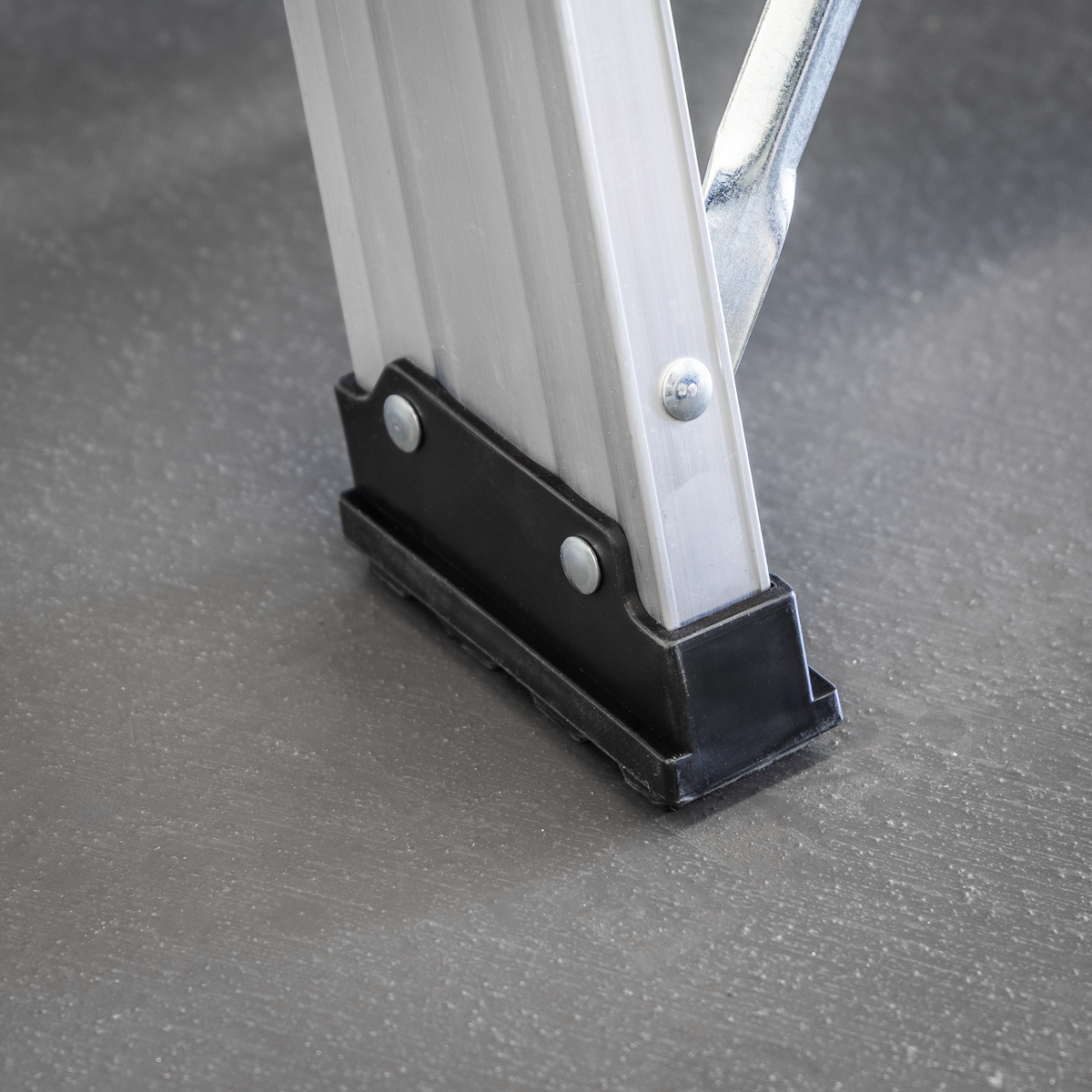 Industrial Step Ladder 12-Tread Aluminium - BS EN 131 AXL12