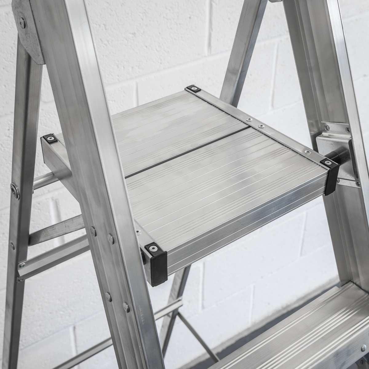 Aluminium Industrial Step Ladder 6-Tread - EN 131 AXL6