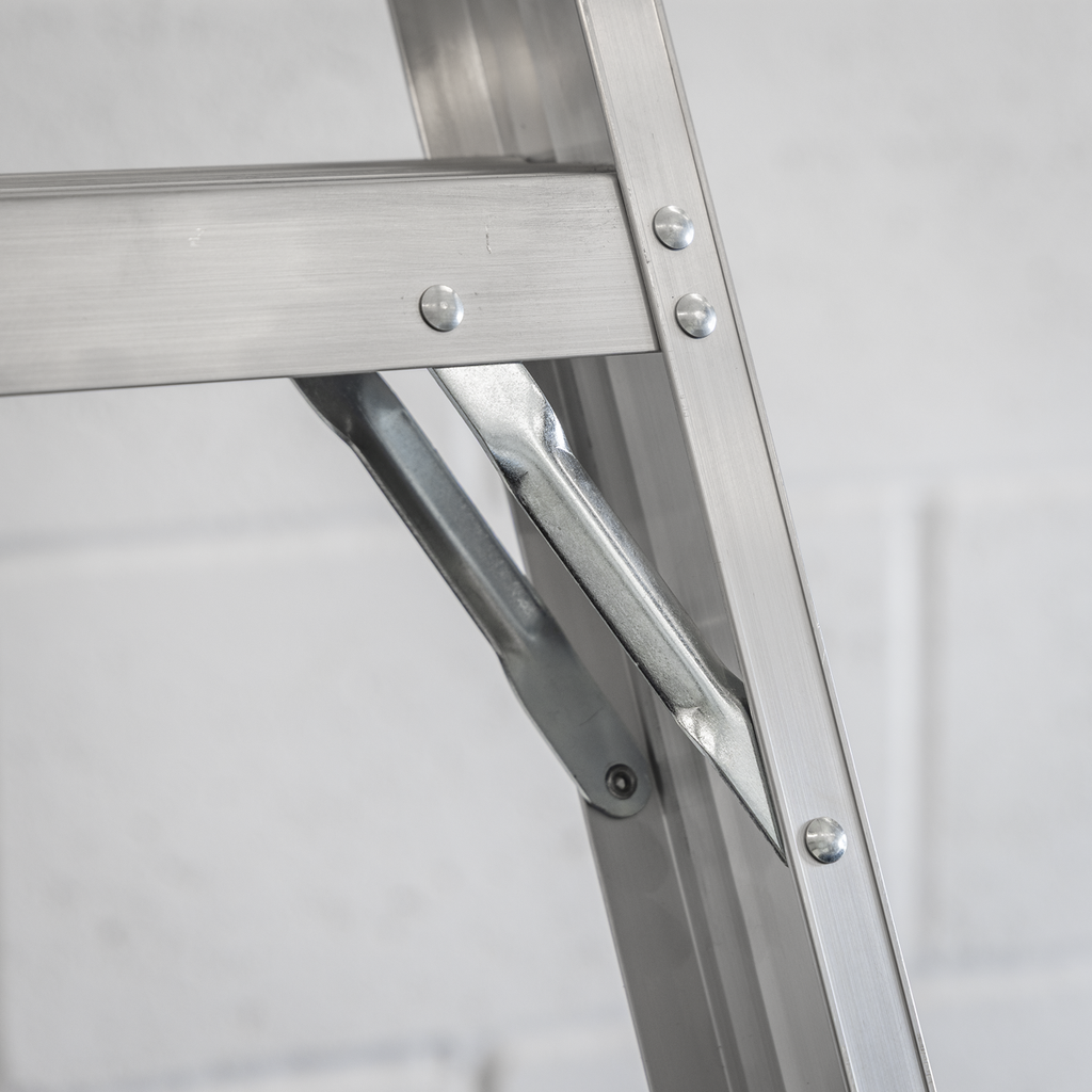 Aluminium Industrial Step Ladder 8-Tread -EN 131 AXL8