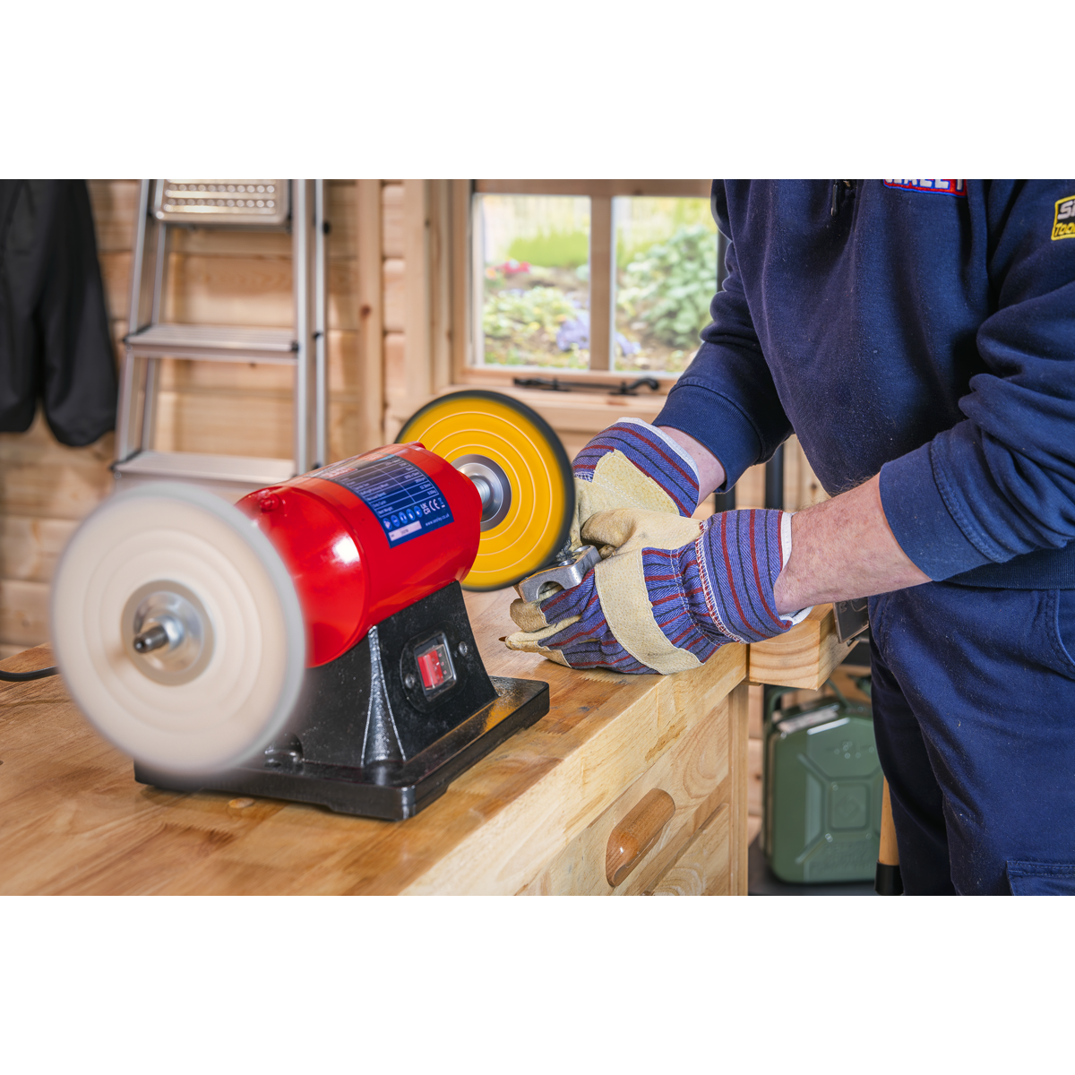 150mm Bench Mounting Buffer/Polisher 370W/230V BB1502