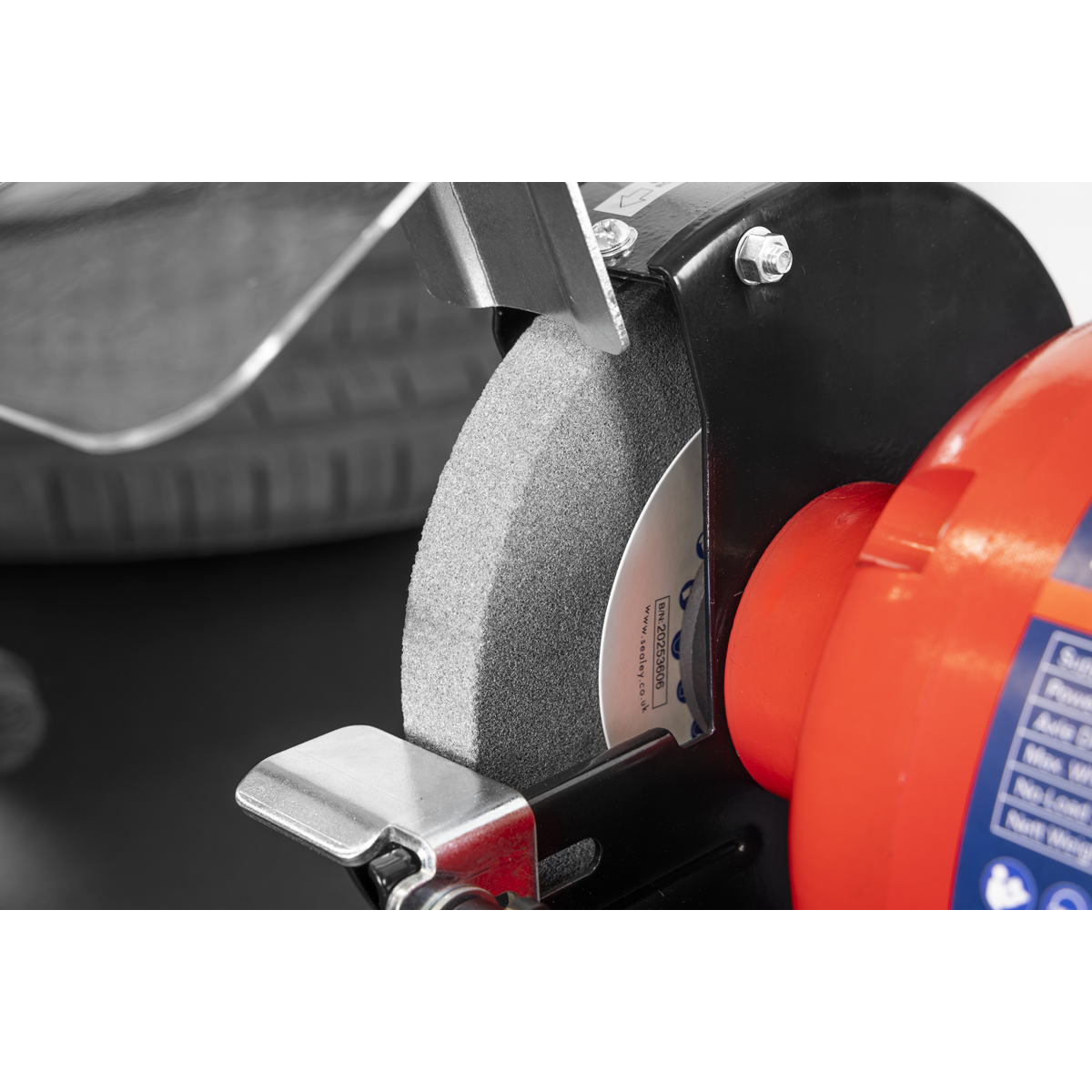 150mm Heavy-Duty Bench Grinder 450W/230V BG150XD/99