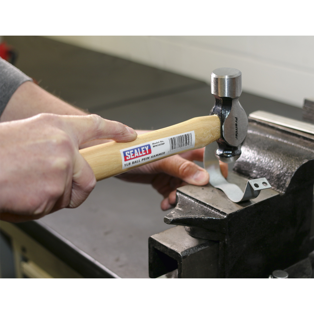Ball Pein Hammer with Hickory Shaft 1lb BPH16