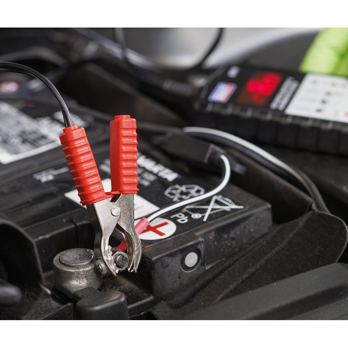 Digital Battery & Alternator Tester 12V BT01