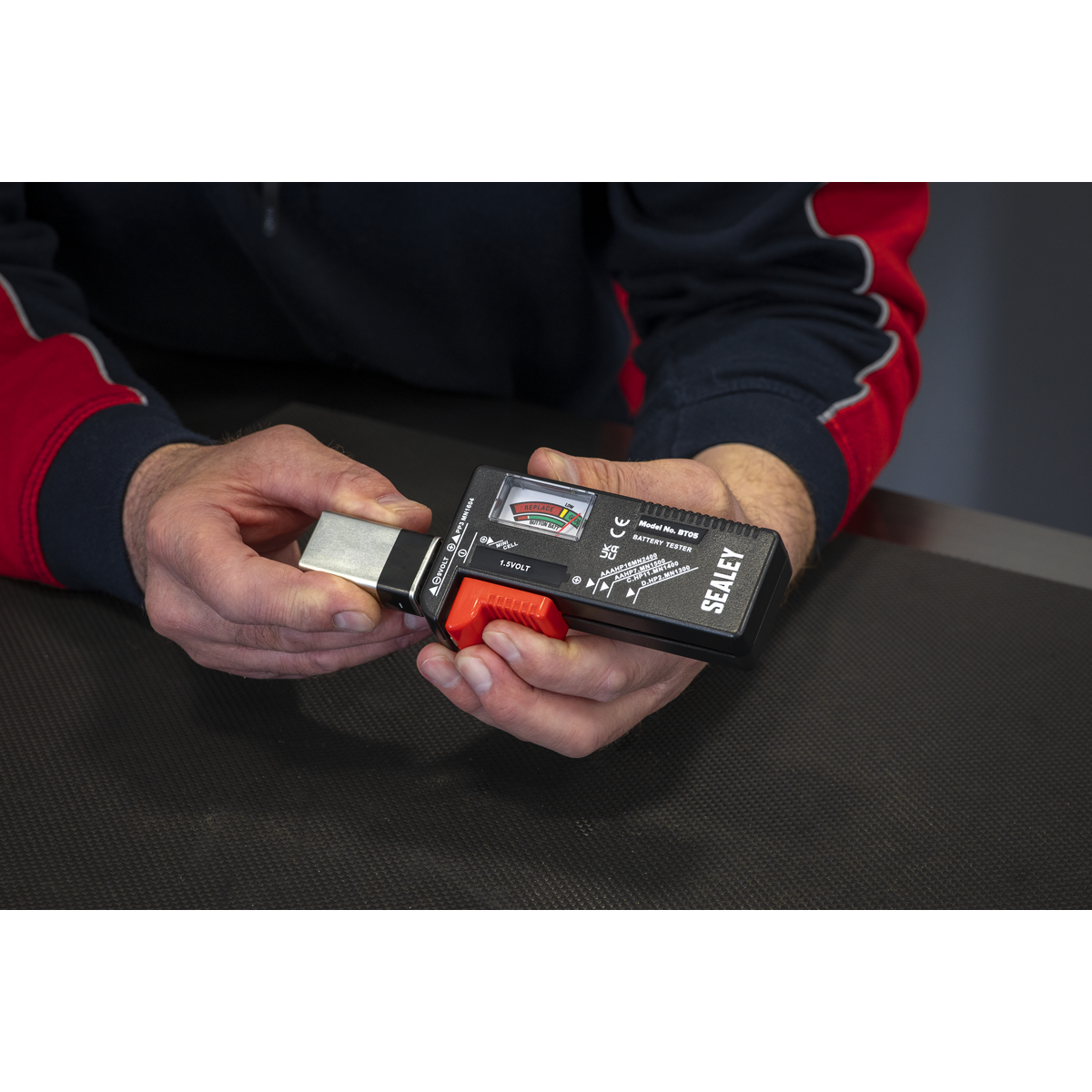 Multipurpose Battery Tester BT05