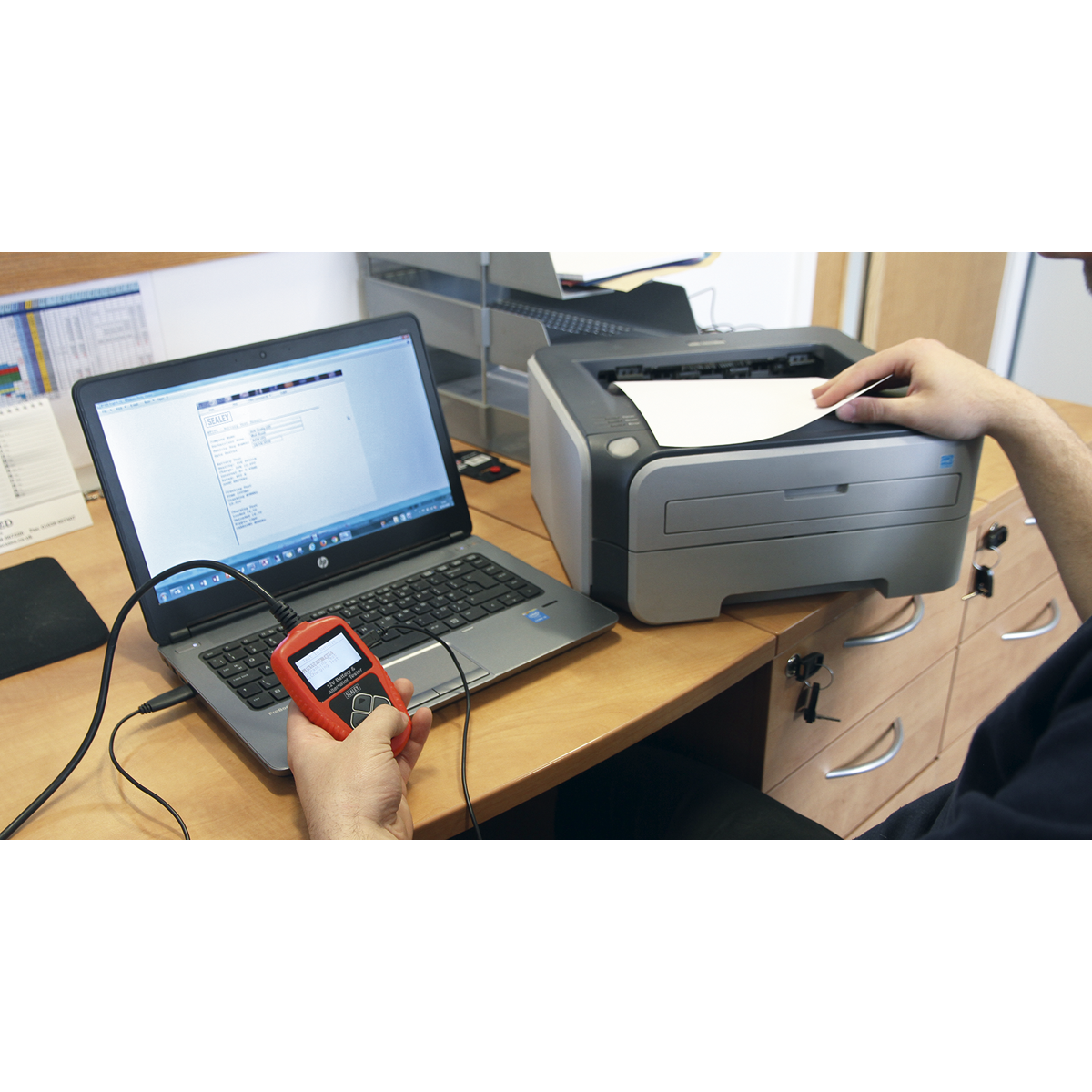 Digital Battery & Alternator Tester 12V BT105