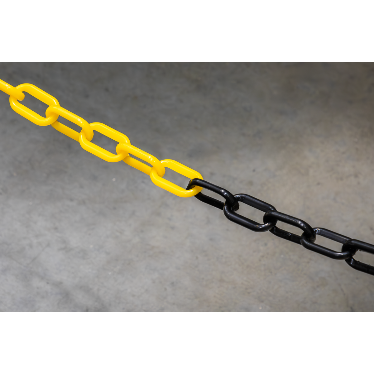 Plastic Chain 25m x 6mm - Black/Yellow BYC25M