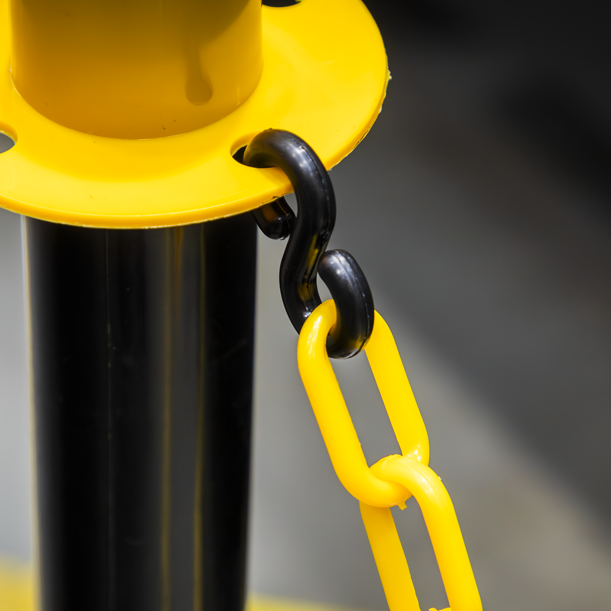 Plastic Chain 25m x 6mm - Black/Yellow BYC25M