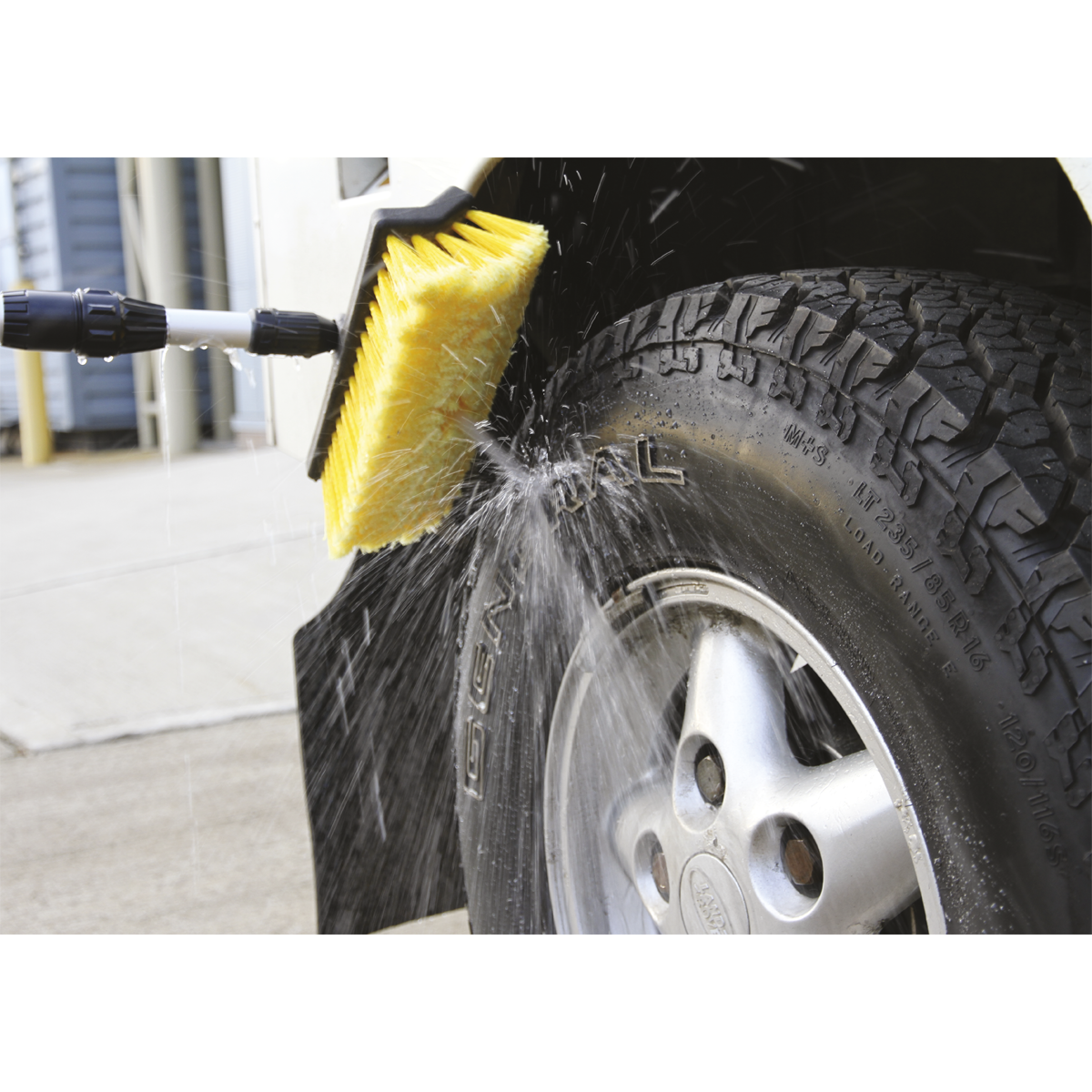 Large Angled Flo-Thru Brush with 1.7m Telescopic Handle CC50