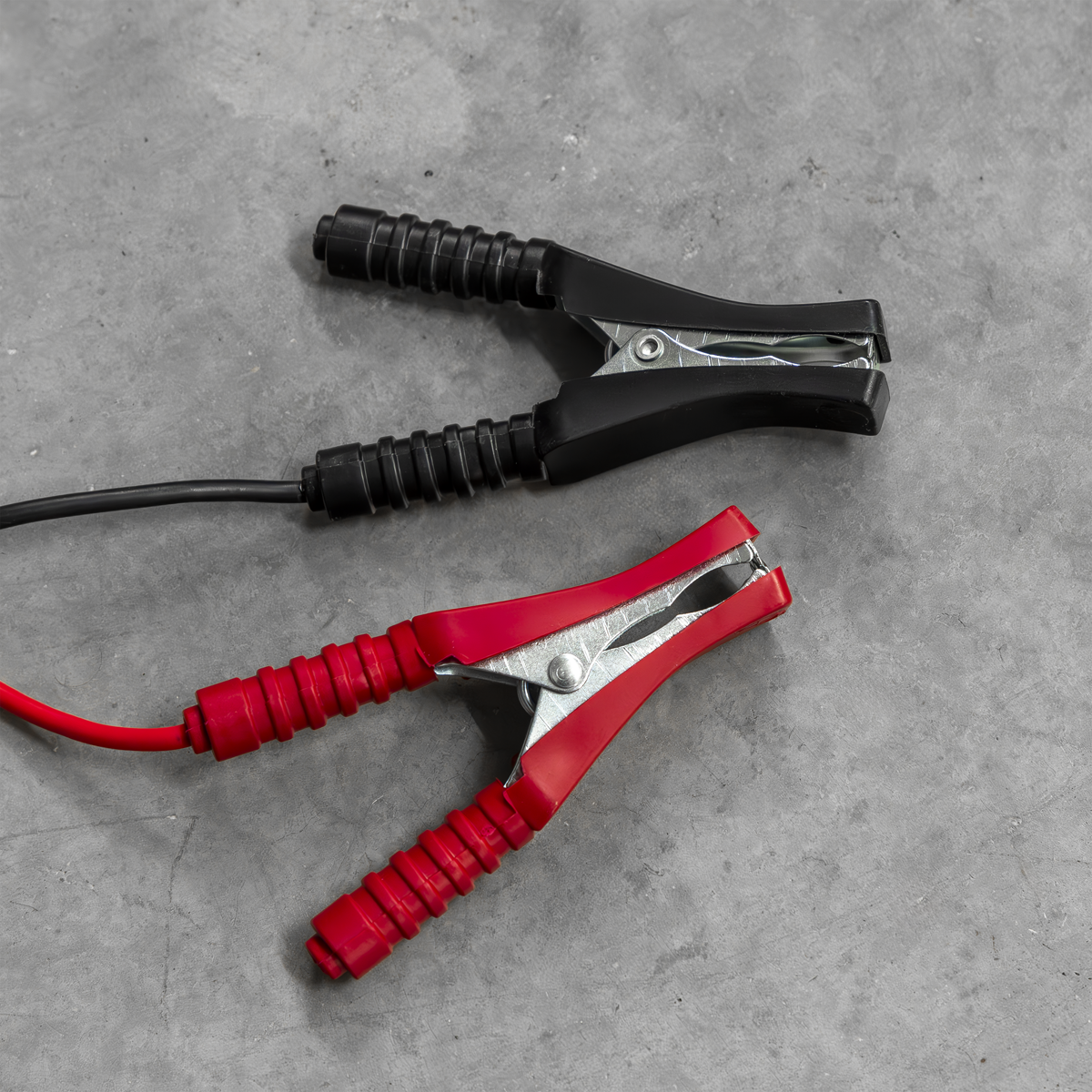 12/24V Battery Charger 28A 230V CHARGE124
