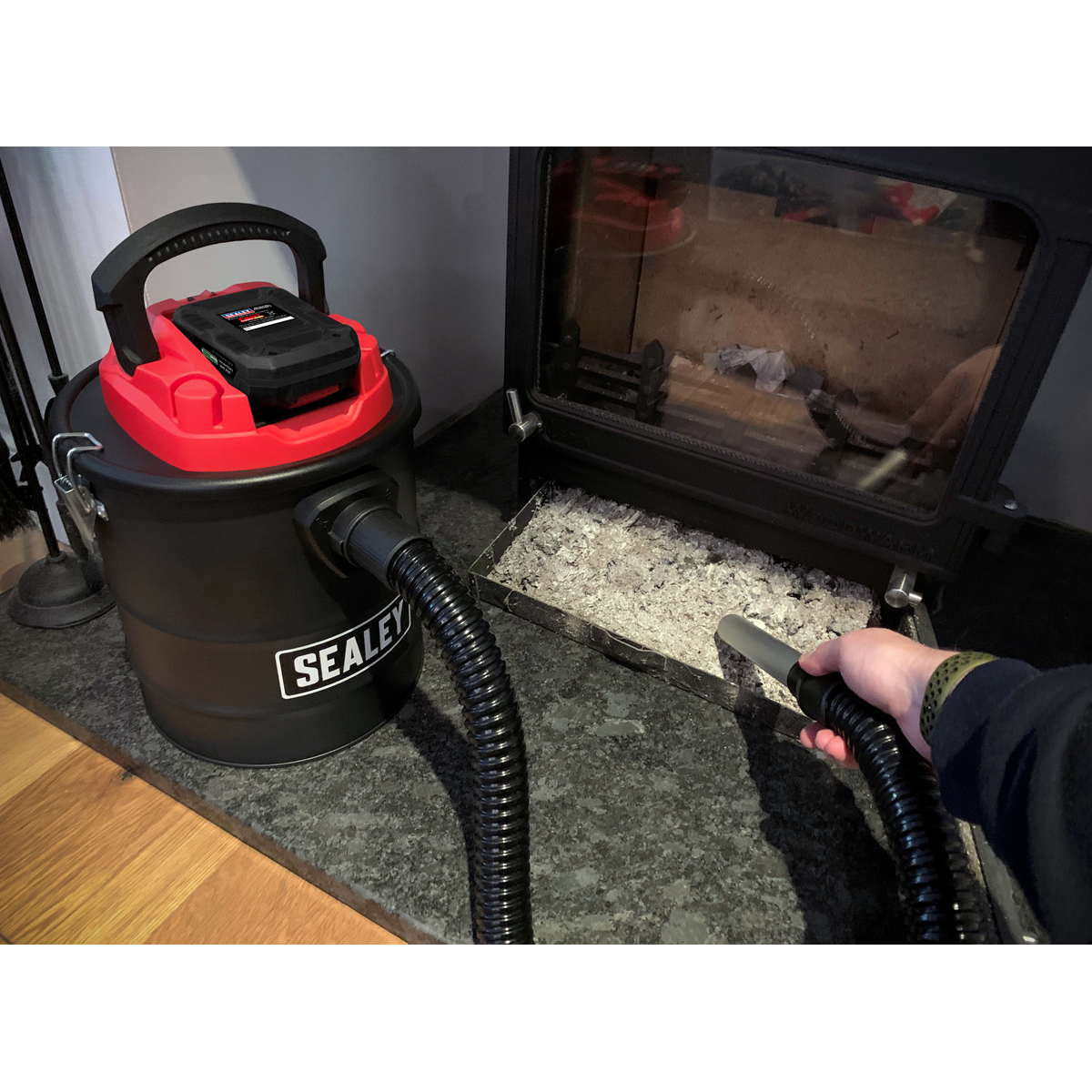 SV20 Series 15L Cordless Handheld Ash Vacuum Cleaner 20V - Body Only CP20VAV