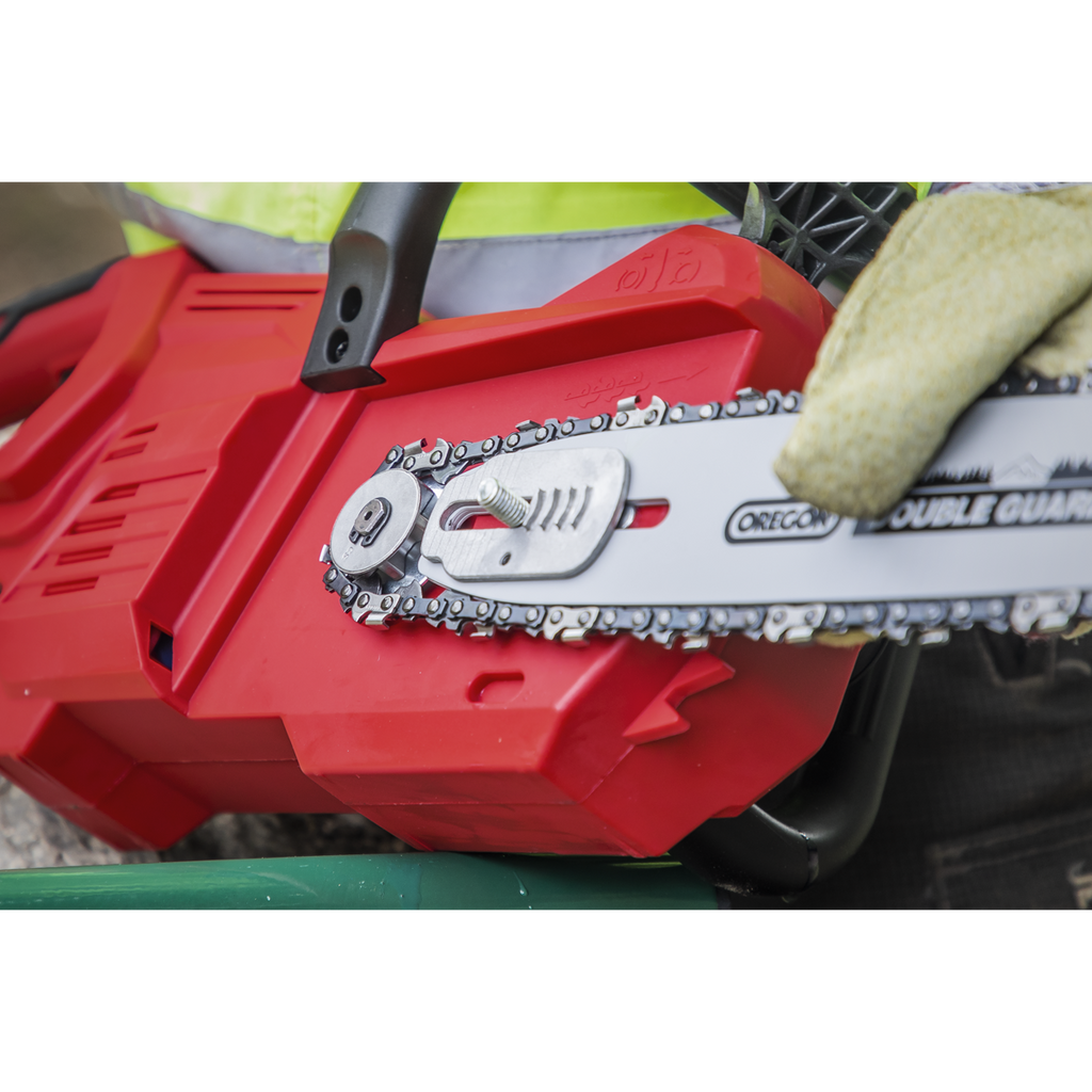 SV20 Series 25cm Cordless Chainsaw Kit 20V 4Ah - 2 Batteries CP20VCHSKIT