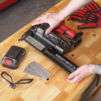 SV20 Series Cordless Nail/Staple Gun Kit 18G 20V 2Ah CP20VNGKIT1