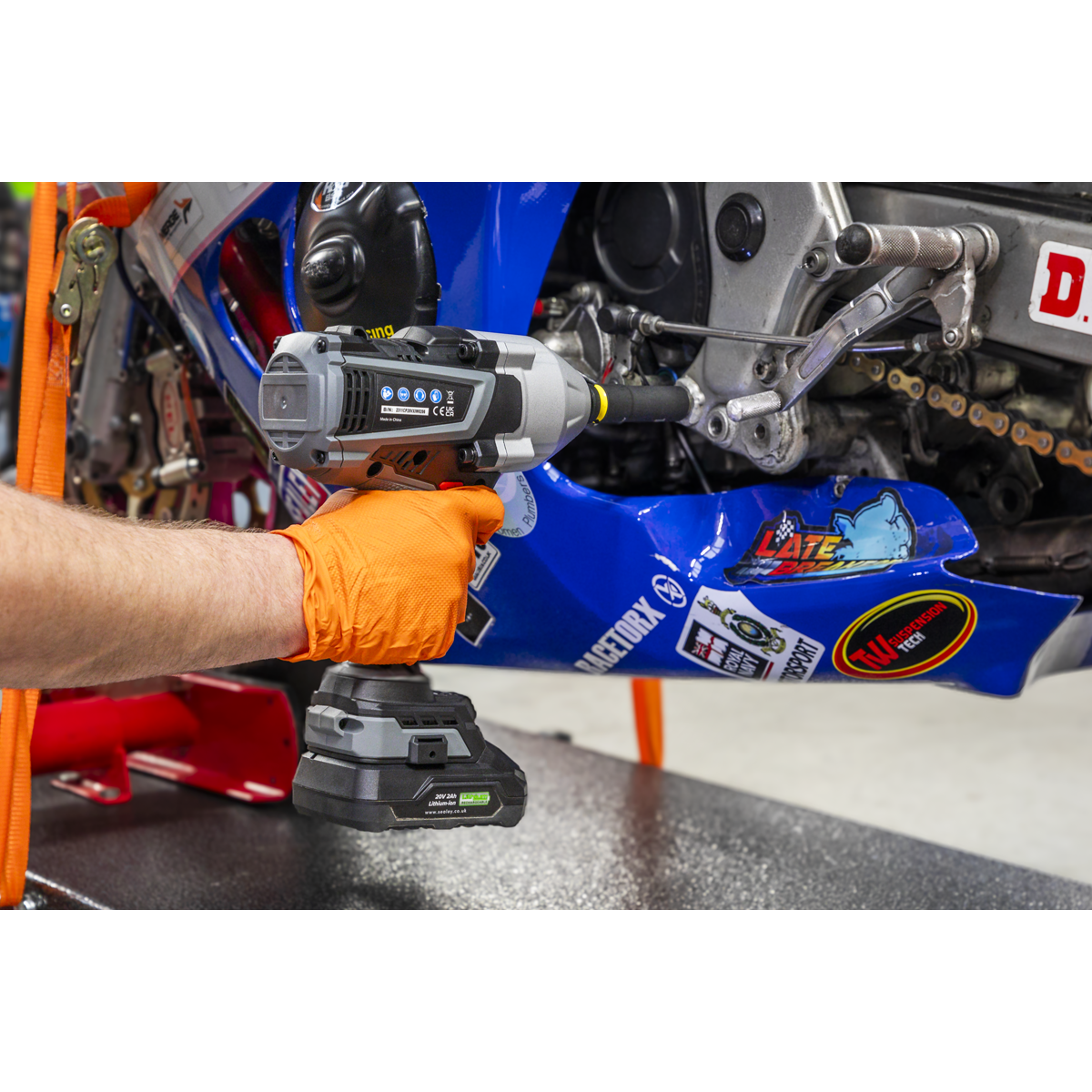 SV20 Series 1/2"Sq Drive Brushless Cordless Impact Wrench 20V - Body Only CP20VXIW