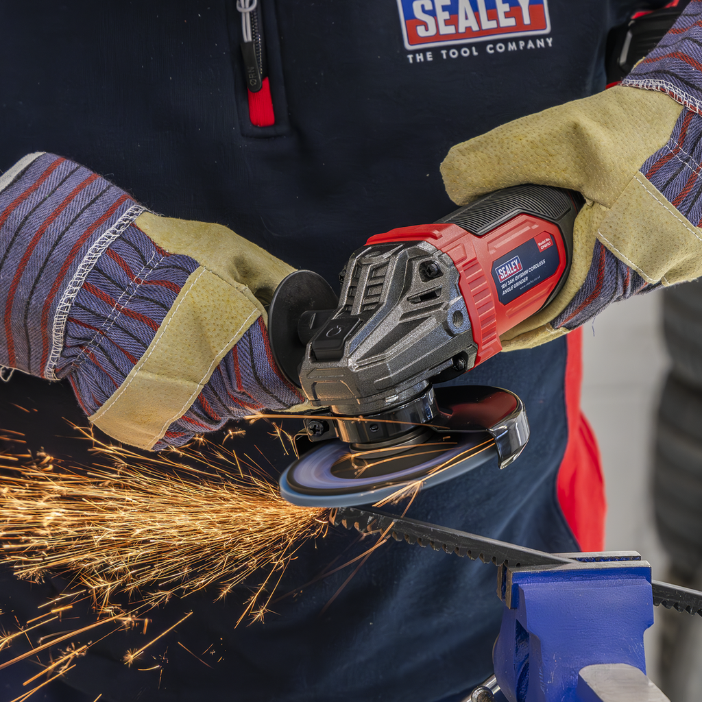 115mm Cordless Angle Grinder 18V 3Ah - Red CP401LI