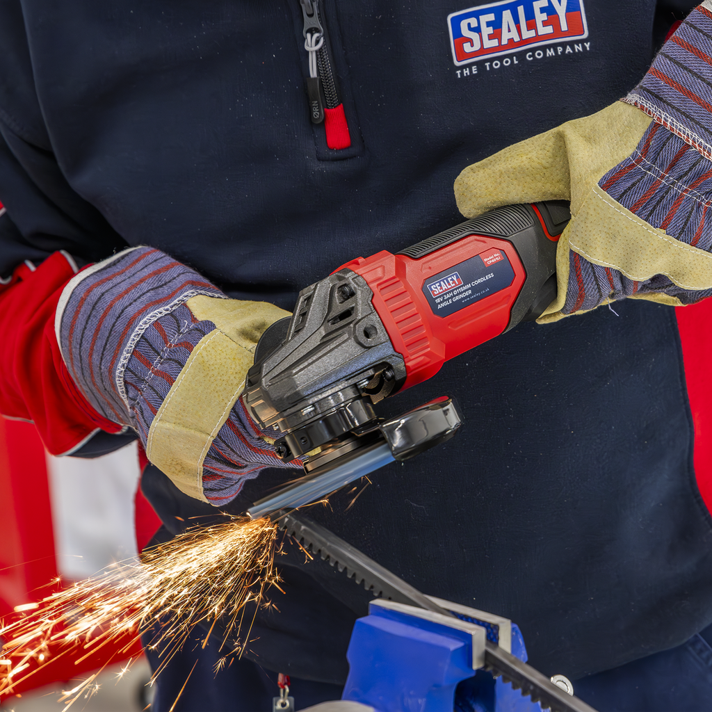 115mm Cordless Angle Grinder 18V 3Ah - Red CP401LI
