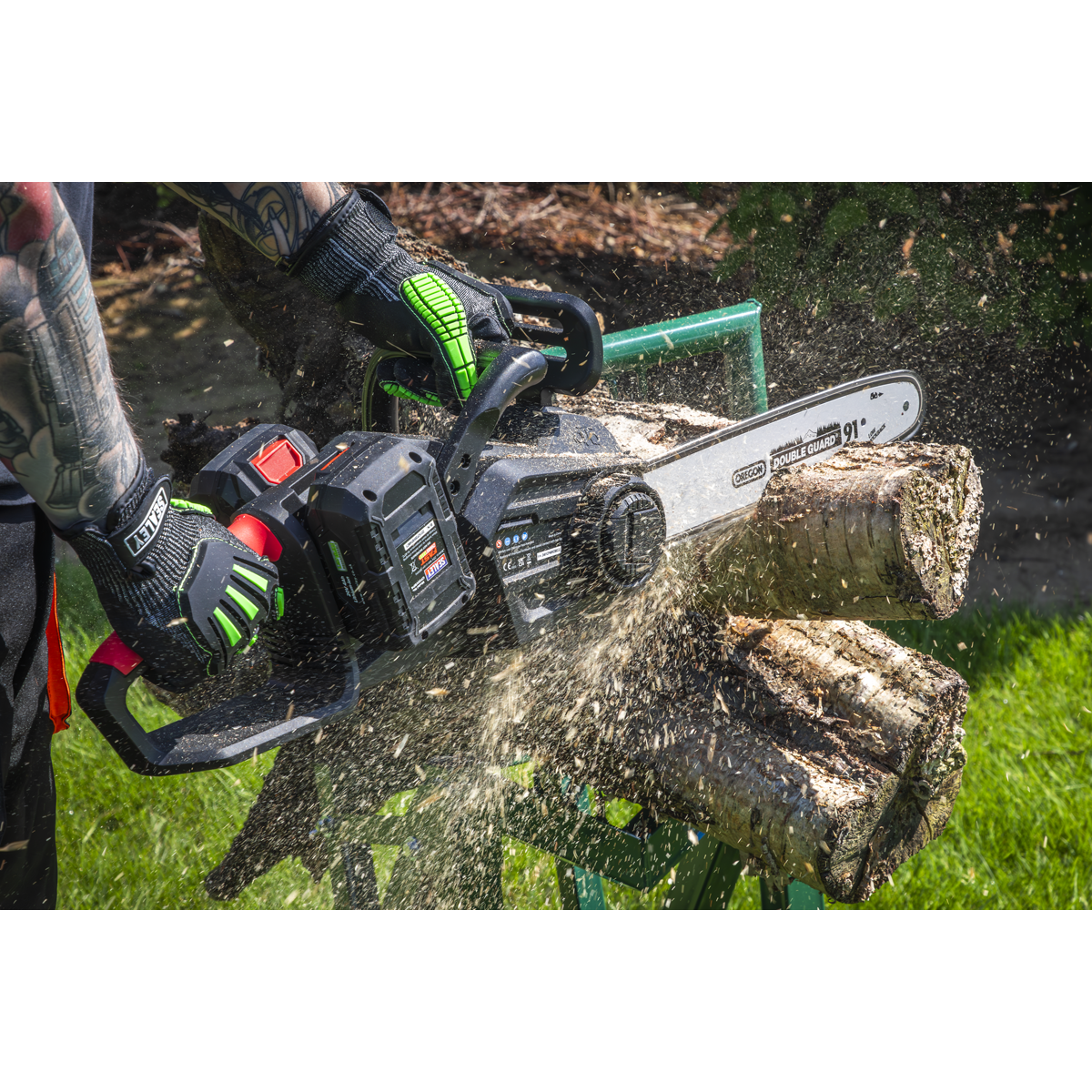 SV20 Series 35cm Cordless Chainsaw 40V - Body Only CP40VCS