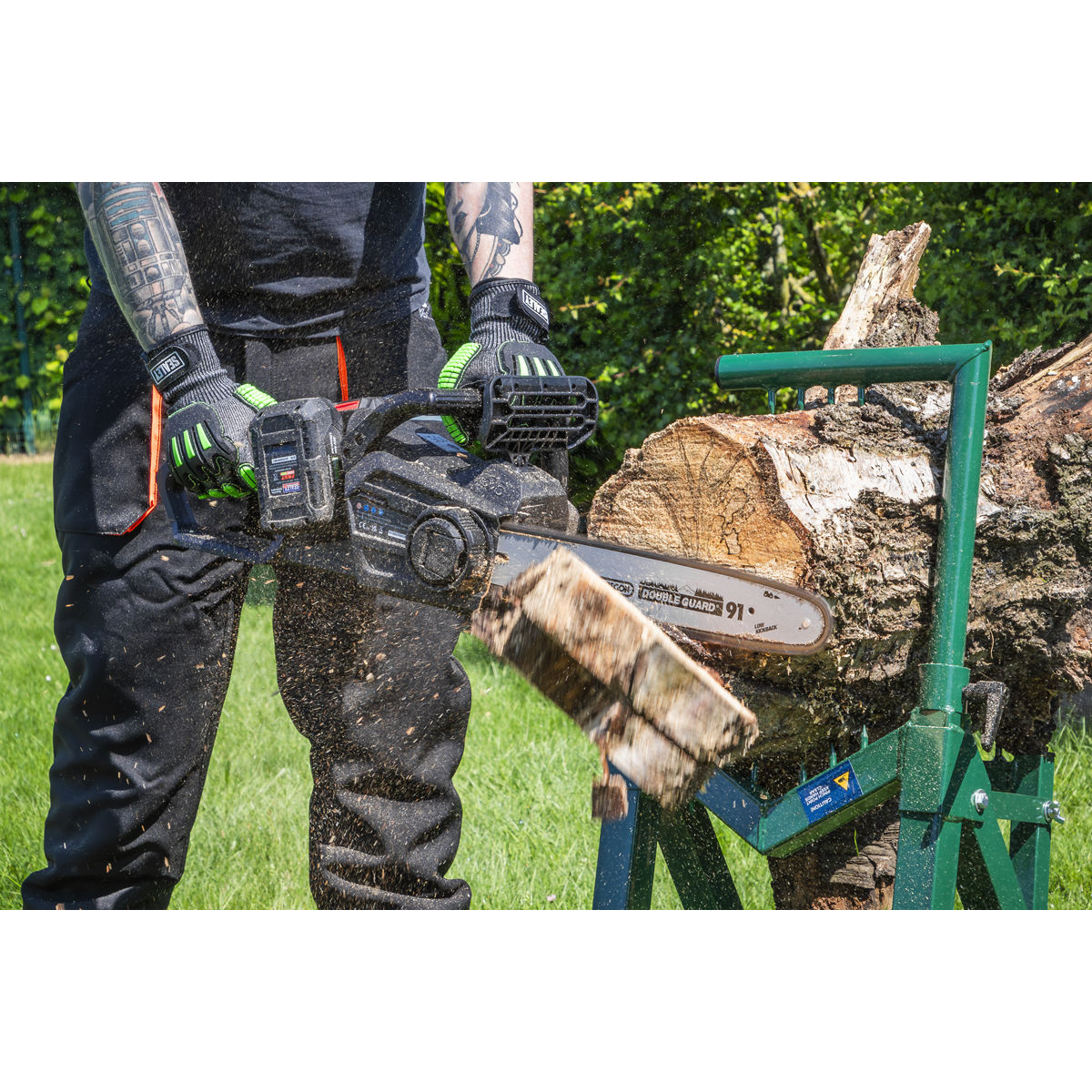 SV20 Series 35cm Cordless Chainsaw 40V - Body Only CP40VCS