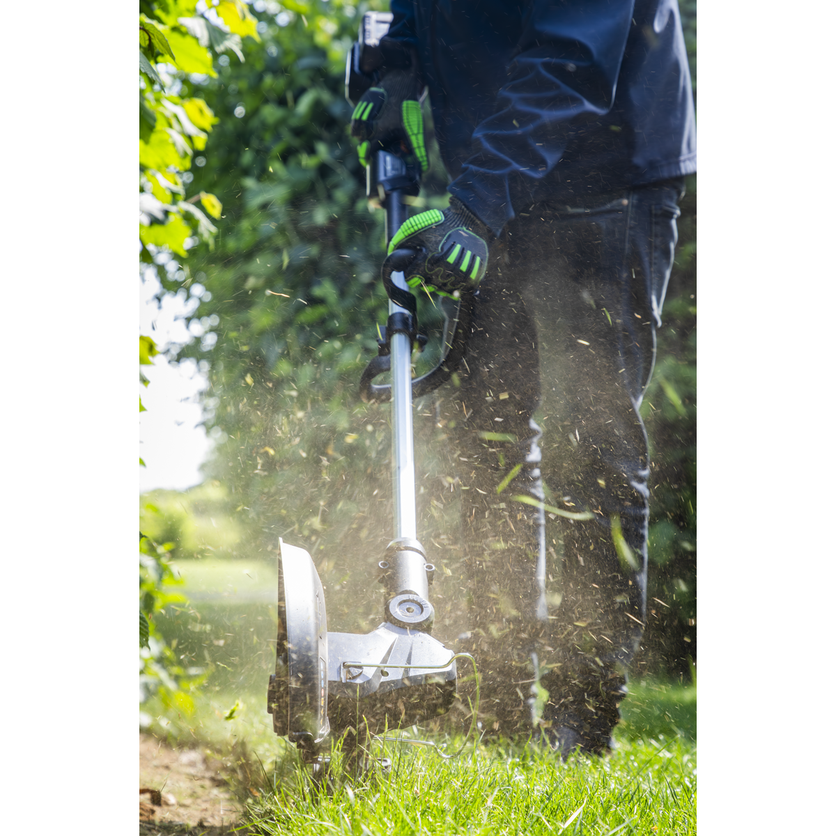 SV20 Series 30cm Cordless Grass Trimmer Kit 40V 4Ah - 2 Batteries CP40VGSKIT