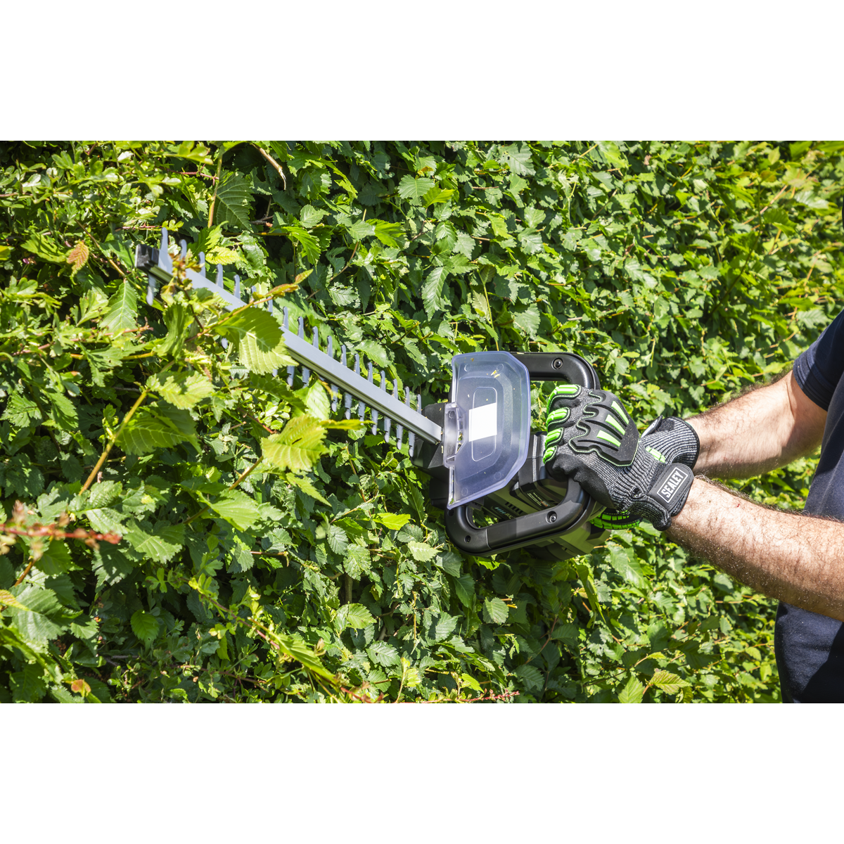 SV20 Series 52cm Cordless Hedge Trimmer 40V - Body Only CP40VHT