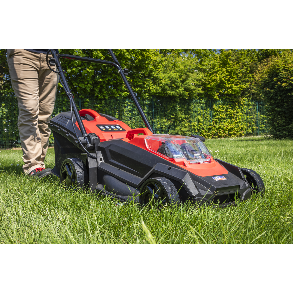 SV20 Series 40cm Cordless Lawn Mower Kit 40V 4Ah - 2 Batteries CP40VLMKIT