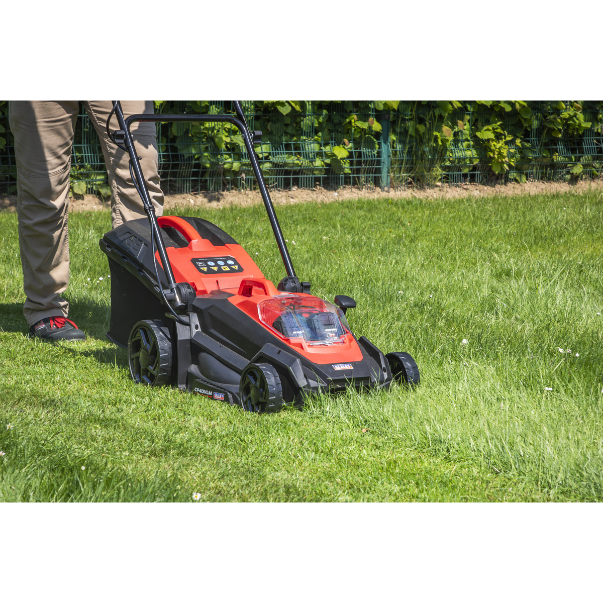 SV20 Series 40cm Cordless Lawn Mower Kit 40V 4Ah - 2 Batteries CP40VLMKIT