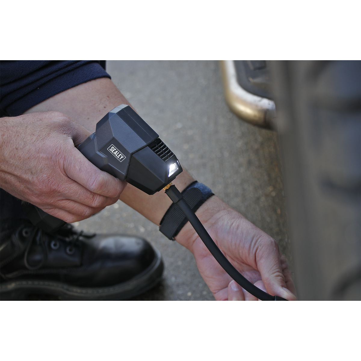 Compact Rechargeable Tyre Inflator & Power Bank with Worklight CTI120