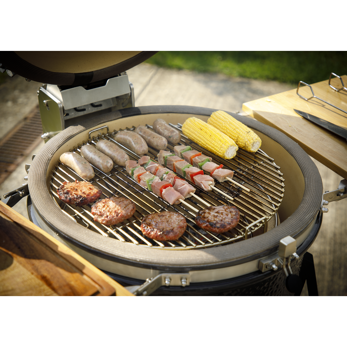 Deluxe 22"(56cm) Ceramic Kamado Style BBQ with Wheeled Stand DG159