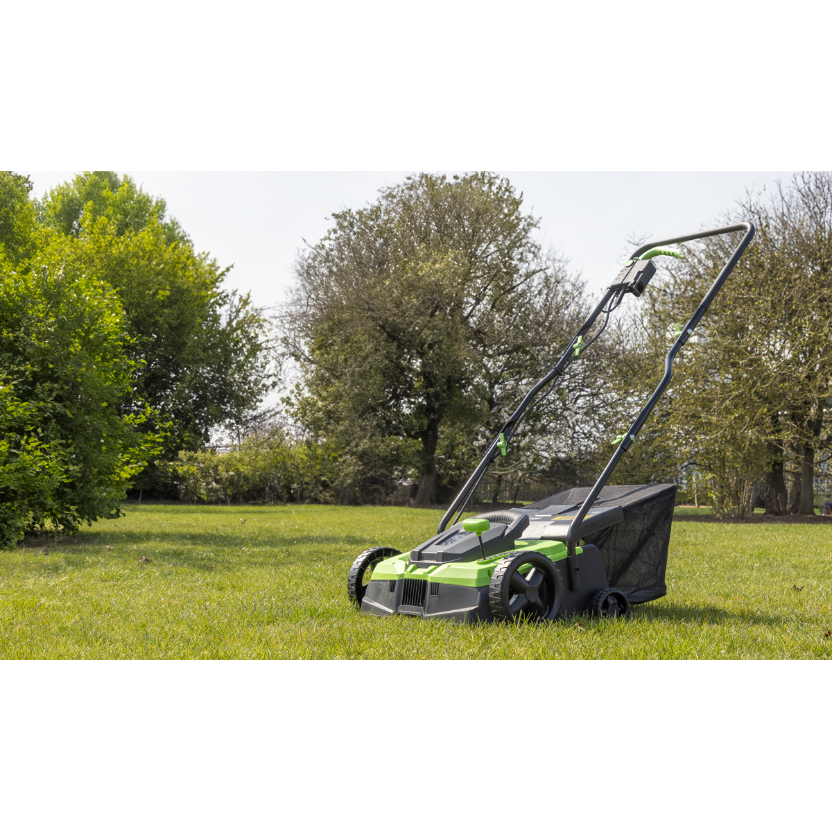 2-in-1 Electric Scarifier & Rake 1500W/230V DG216