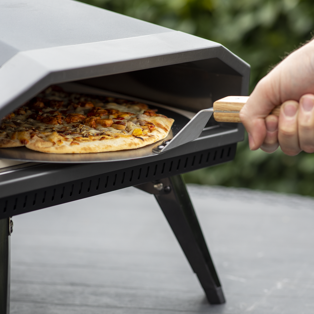 Gas Pizza Oven with Water-Resistant Cover/Carry Bag & 12" Pizza Peel DG257