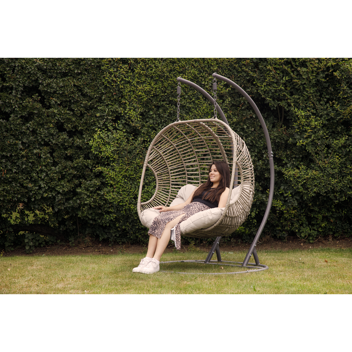Double Swinging Egg Chair with Cushion DG61