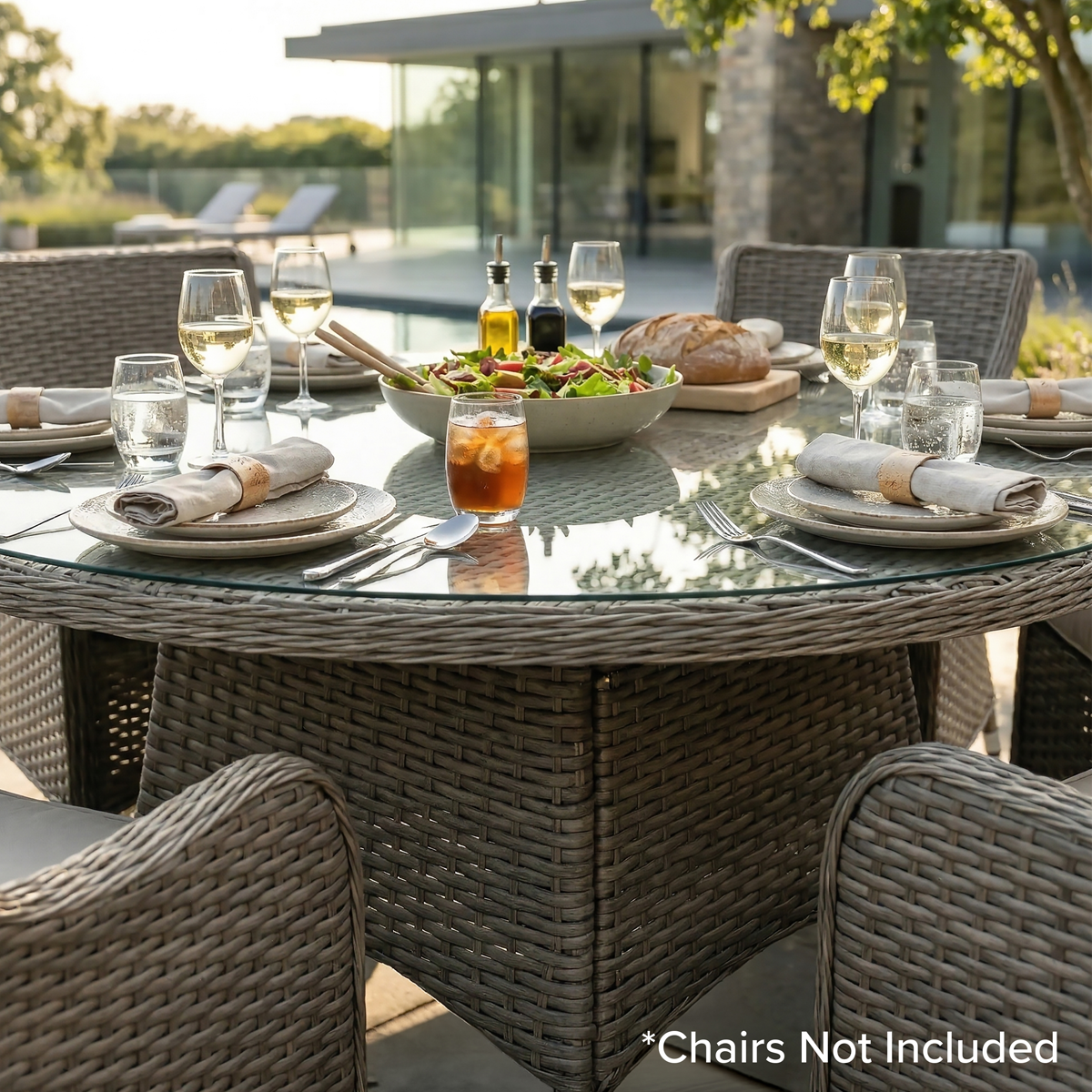 Chester Rattan Wicker Round Outdoor Dining Table with Tempered Glass Top DG67