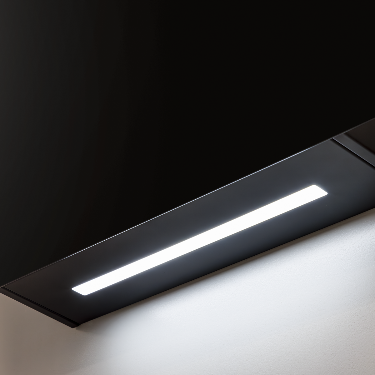 Baridi Angled Chimney Cooker Hood with Touch Controls & Carbon Filters 60cm - Black Glass DH105