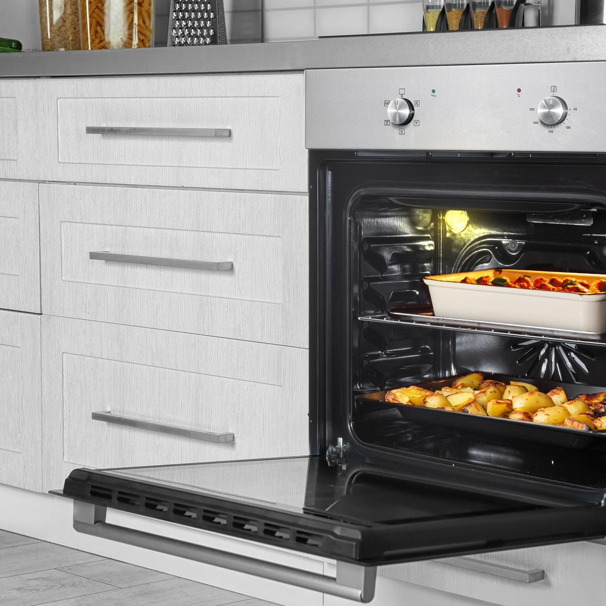 Integrated Fan-Assisted Electric Oven 60cm 55L Capacity - Black/Stainless Steel DH125