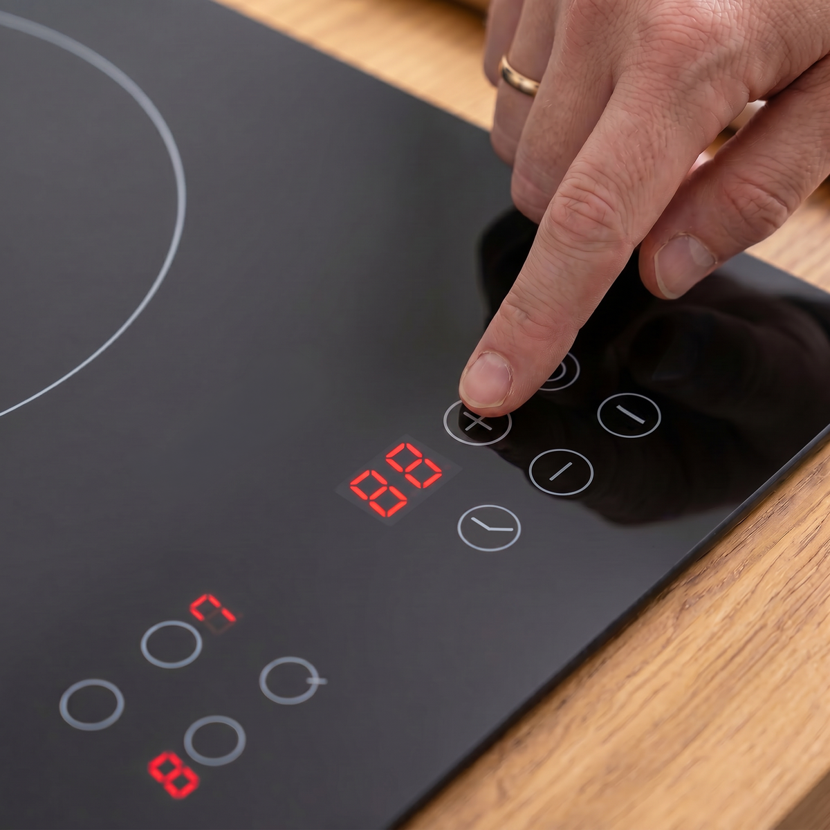 Integrated Ceramic Hob with 4 Cooking Zones 60cm - Black Glass DH131